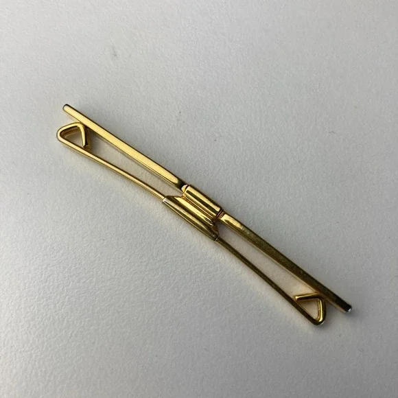 Vintage Collar Bar Clip Style with Gold Finish - Picture 2 of 5